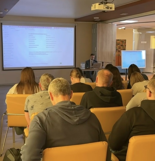 Участники мастер-класса по искусственному интеллекту в Салехарде